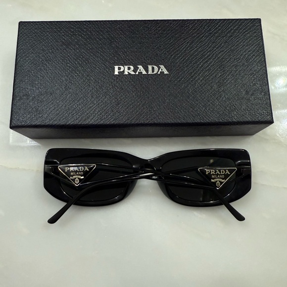 Prada PR 14YS Sunglasses - Picture 2 of 5